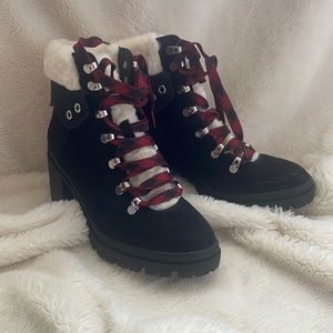 Black winter boots with faux fur